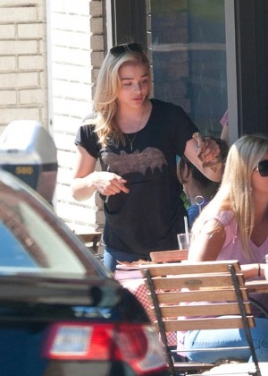 Chloe Moretz - Having lunch in Los Angeles