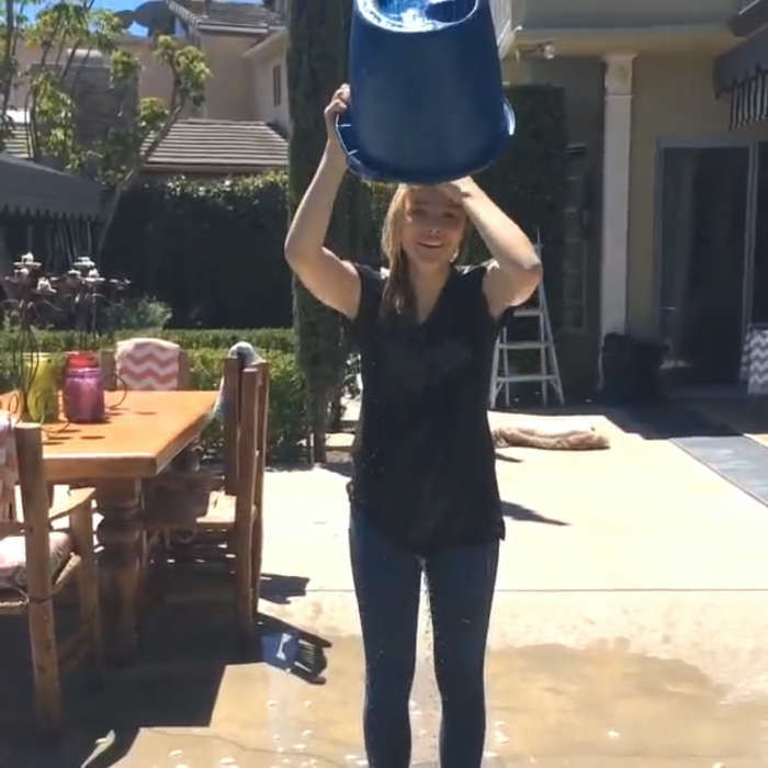 Chloe Moretz Pouring Cold Water on Herself