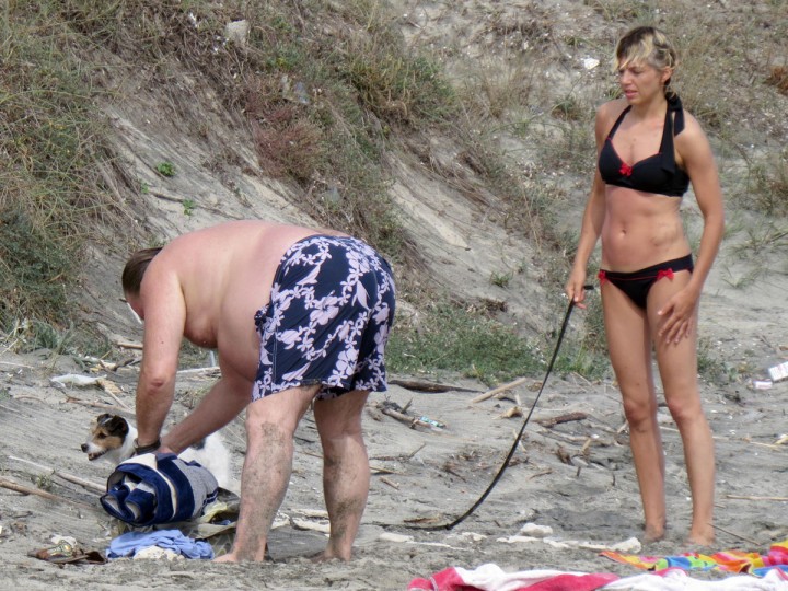 Clementine Igou with Gerard Depardieu  on the beach in Italy