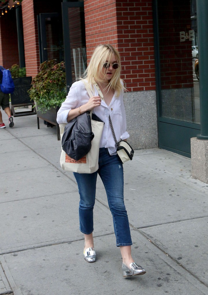 Dakota Fanning in Jeans out in NYC