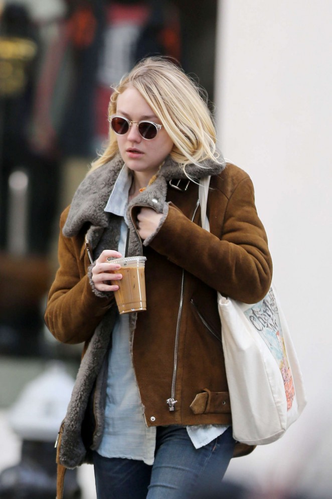 Dakota Fanning in Tight jeans out in NYC