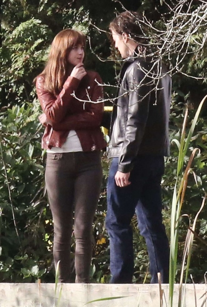 Dakota Johnson in Tight Jeans Filming 'Fifty Shades of Grey' in Vancouver