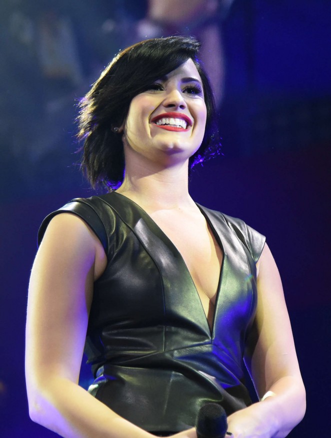 Demi Lovato - KIIS FM's Jingle Ball 2014 in LA
