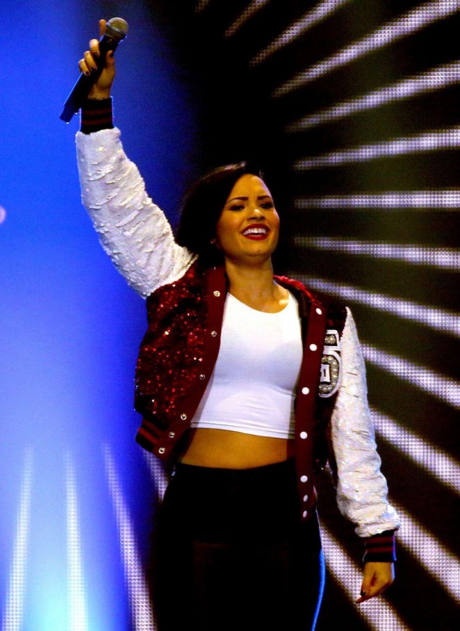 Demi Lovato - Performs Live at 101.3 KDWB's Jingle Ball 2014 in St Paul