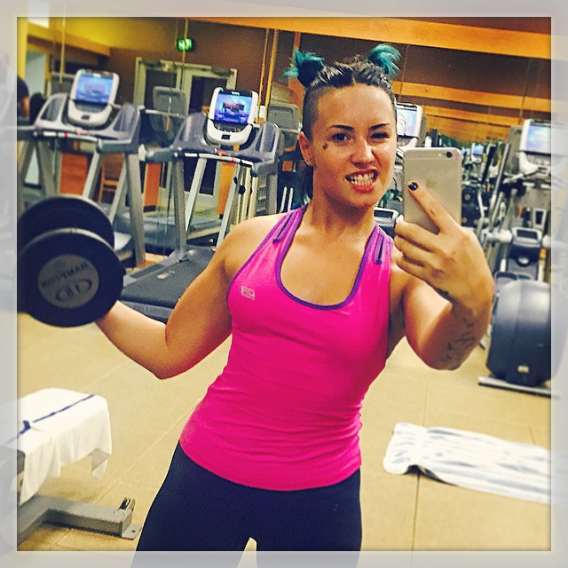 Demi Lovato Working Out - Twitter Pic