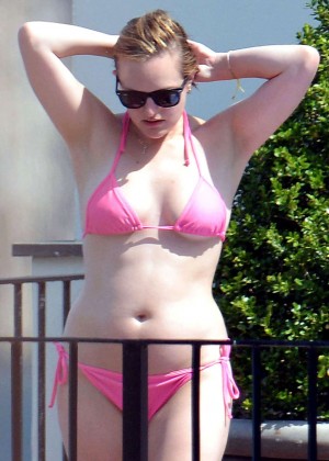 Elisabeth Moss in Pink Bikini in Capri