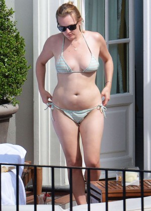 Elisabeth Moss - Wearing Bikini in Capri