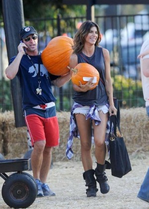 Elisabetta Canalis in Jeans Shorts at Mr. Bones Pumpkin Patch in West Hollywood