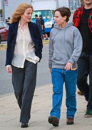 Ellen Page & Julianne Moore - Filming "Freeheld" in NY