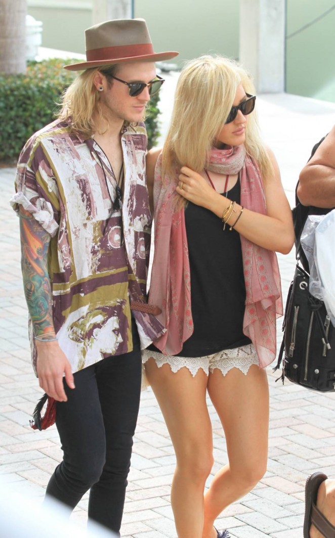 Ellie Goulding in Short Shorts out in Miami