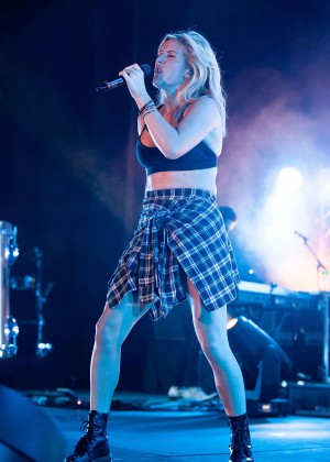 Ellie Goulding - Performs Live in Hong Kong