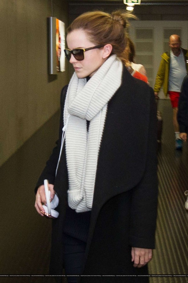 Emma Watson at Ankunft Findel Airport in Luxembourg
