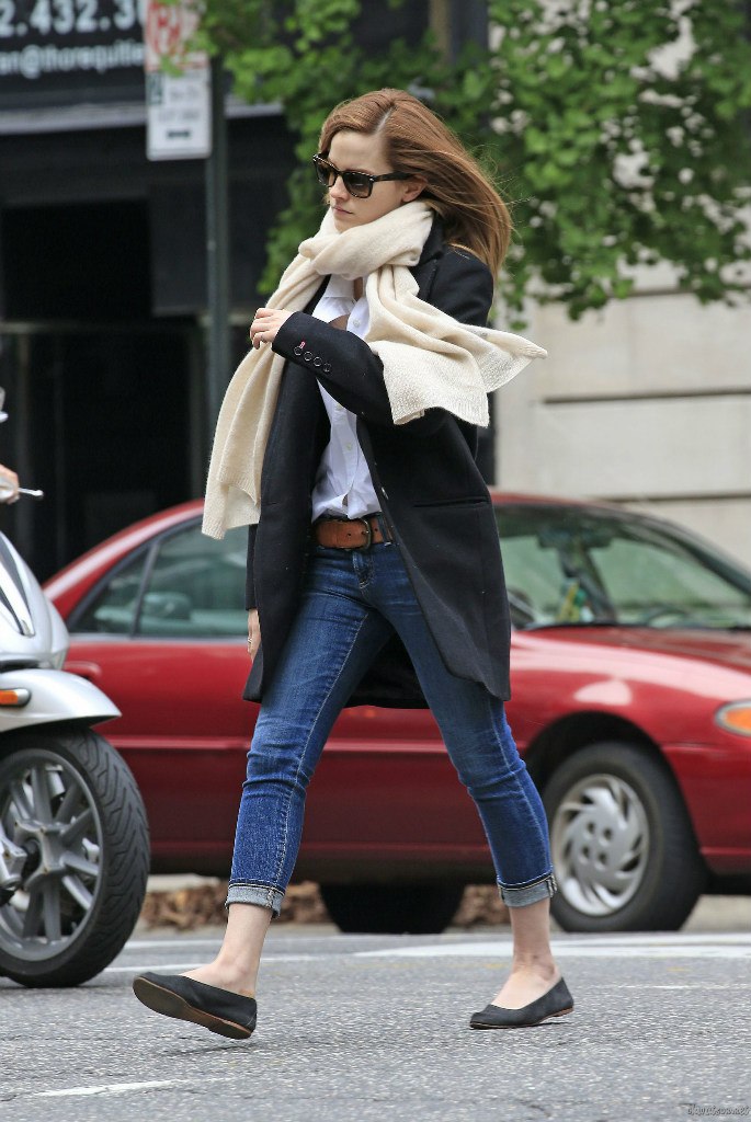Emma Watson 2014 : Emma Watson Casual Jeans Style -10