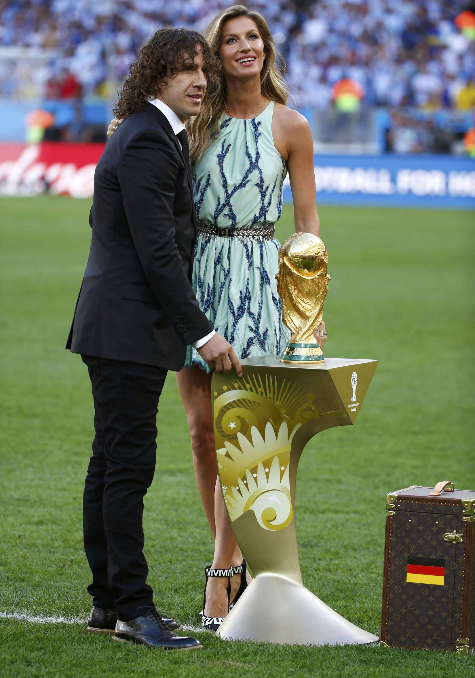 Gisele Bundchen at 2014 FIFA World Cup -01 | GotCeleb
