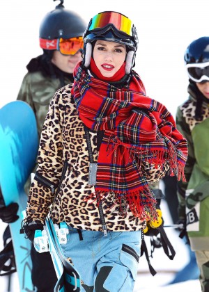 Gwen Stefani in Leopard Print Jacket Skiing in Mammoth Lakes