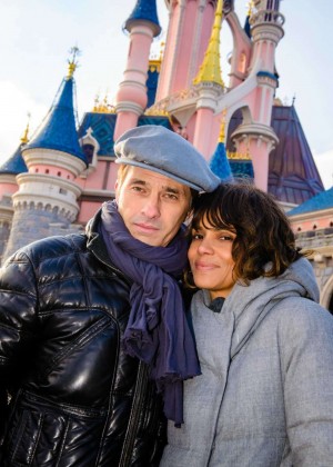 Halle Berry and Olivier Martinez - Candids in Disneyland Paris