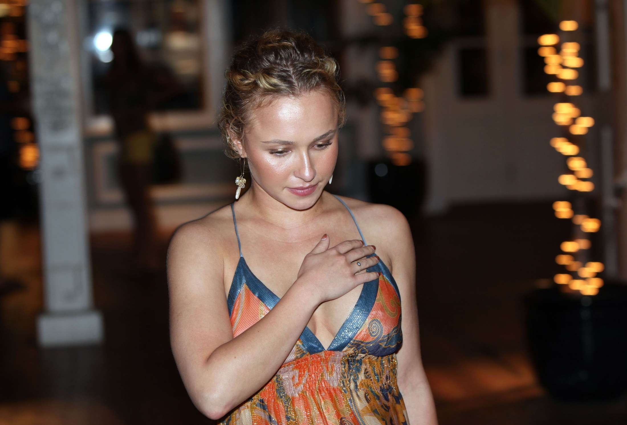 Hayden Panettiere - Cleavage Candids at Kimo’s Restaurant. 