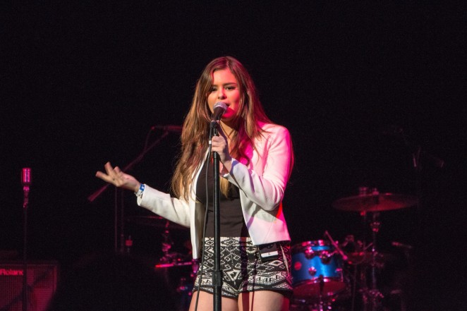 Jacquie Lee - Performing at Mix 96.9 Jingle Rock in Chandler