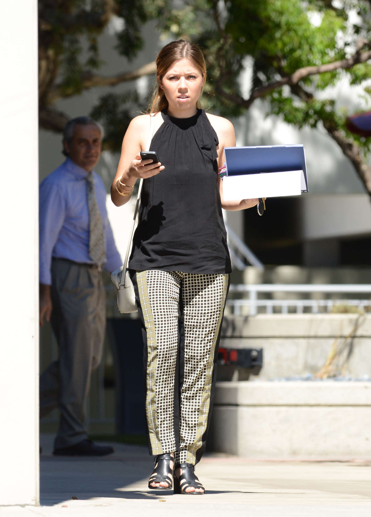 Jennette McCurdy 2014 : Jennette McCurdy – Out and about in LA -02