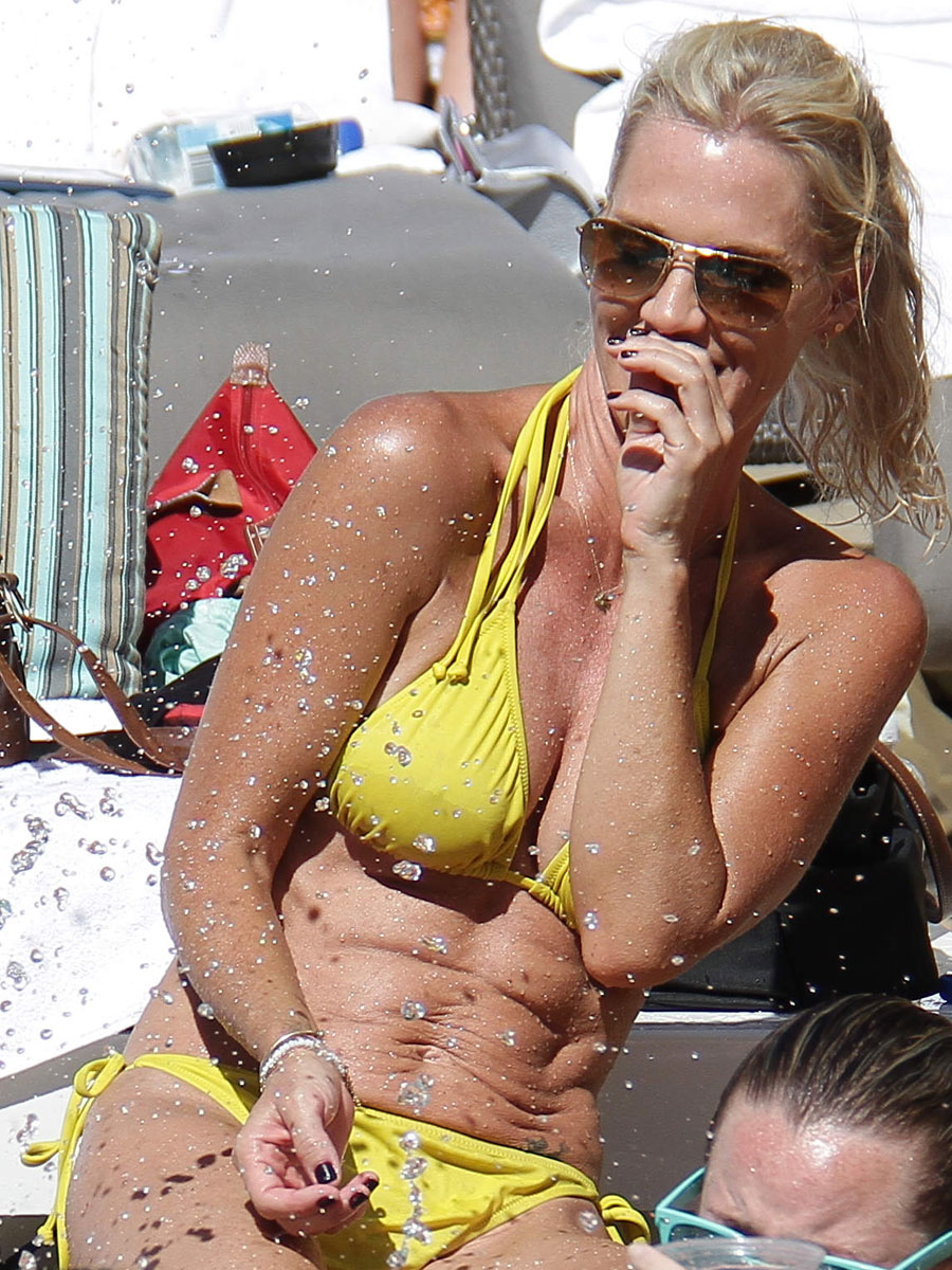 Jennie Garth in Bikini at Azure pool party in Las Vegas. 