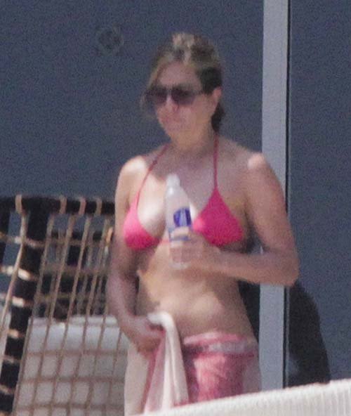 Jennifer Aniston - wearing a bikini on vacation in Mexico. 