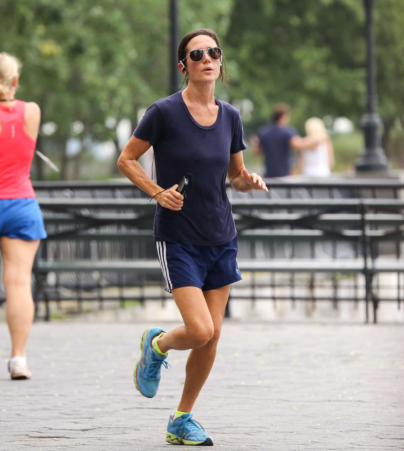 Jennifer-Connelly---jogging-in-New-York--15.jpg