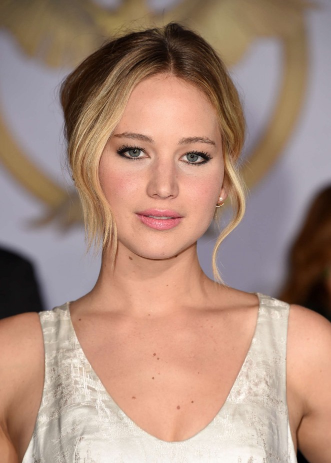 Jennifer Lawrence - 'The Hunger Games: Mockingjay - Part 1' Premiere in LA