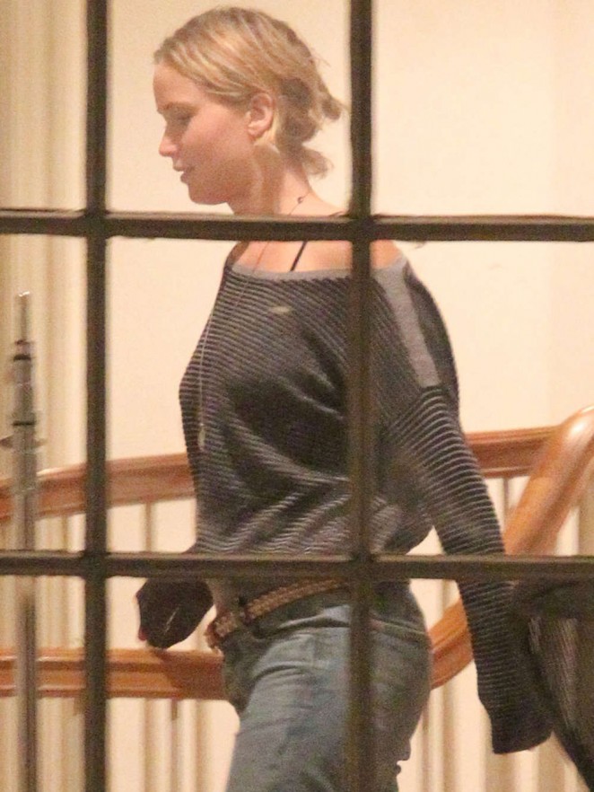 Jennifer Lawrence in Jeans - Visiting an Acting Class in LA