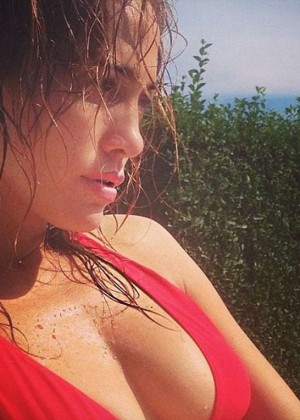 Jennifer Lopez Bikini Instagram Pics