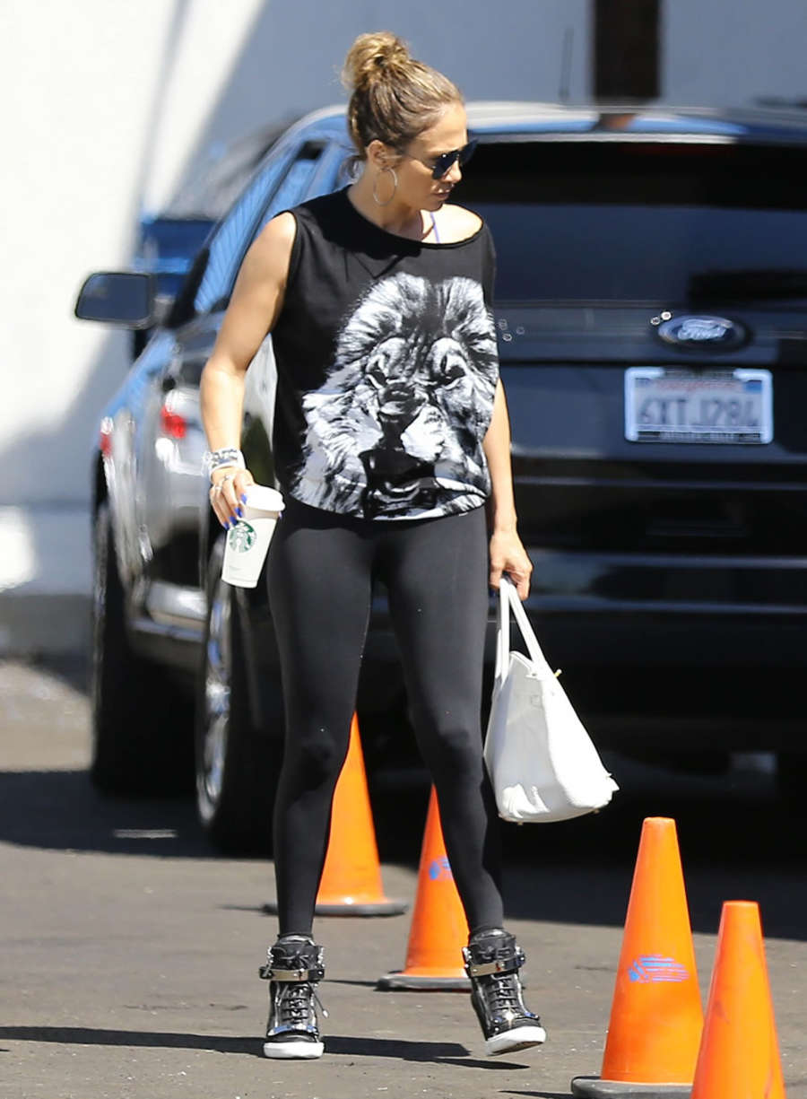 Jennifer Lopez in Spandex Heading to a gym in West Hollywood 