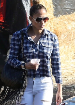 Jennifer Lopez in Ripped Jeans at Pumpkin Patch in West Hollywood