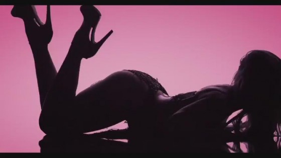 Jennifer Love Hewitt - I Am Woman music video caps -194