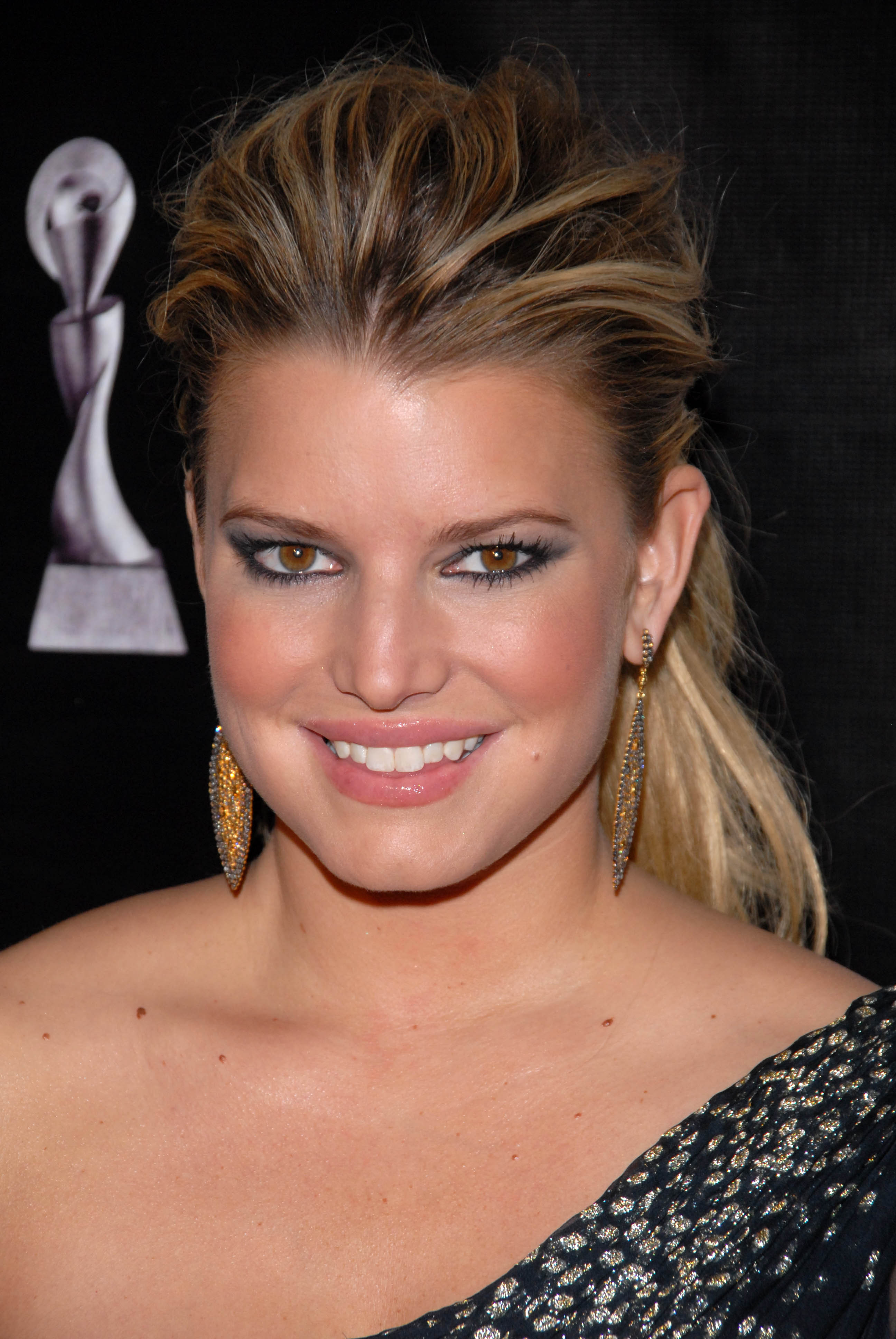 jessica-simpson-at-alliance-for-women-in-medias-2010-gracies-awards-12 ...