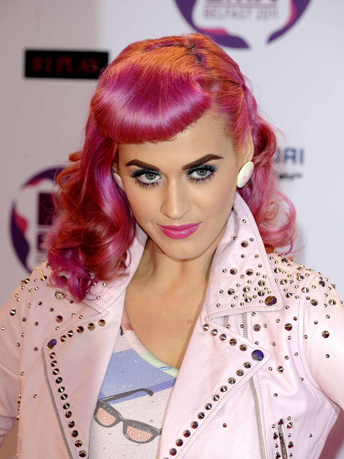 Katy Perry – 2011 MTV European Music Awards | GotCeleb1100 x 1469