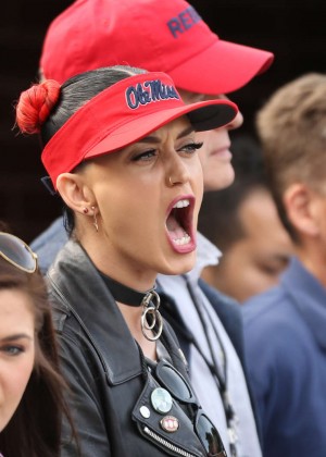 Katy Perry - Watching Alabama v Mississippi at Oxford