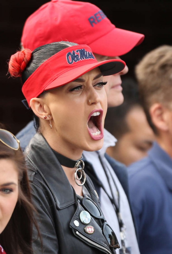 Katy Perry - Watching Alabama v Mississippi at Oxford