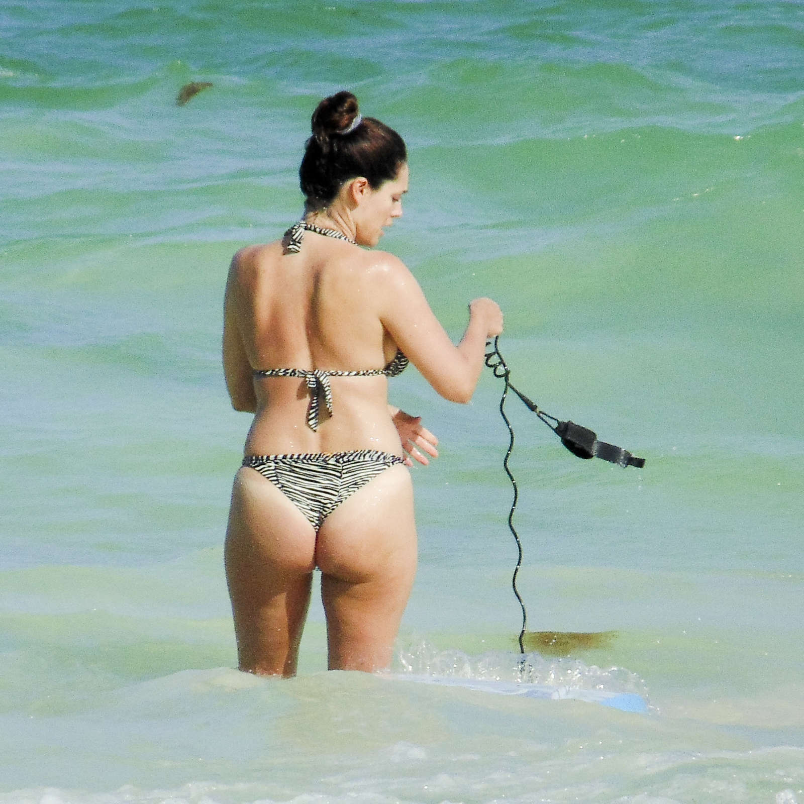 Kelly Brook Wearing Bikini In Cancun 2013 36 Gotceleb 