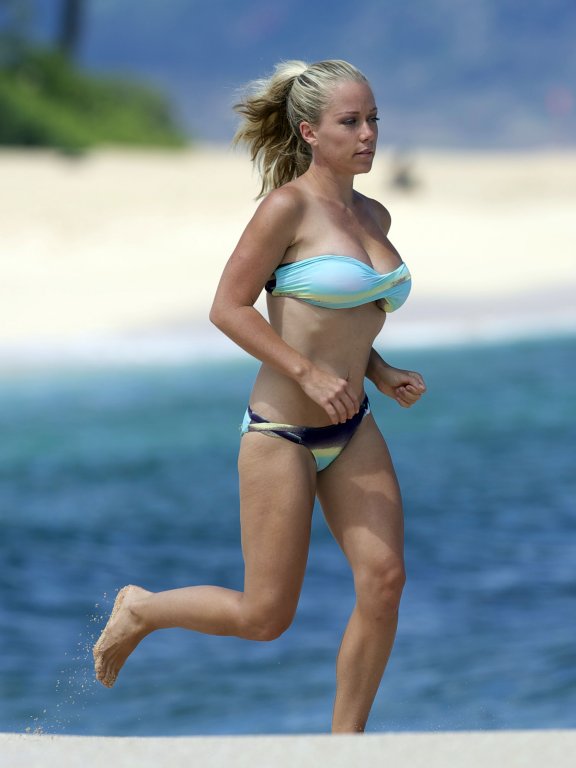 Kendra Wilkinson - Wearing a bikini in Hawaii. 