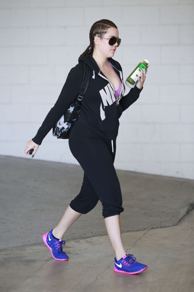 Khloe Kardashian in Leggings Leaving a gym in Los Angeles