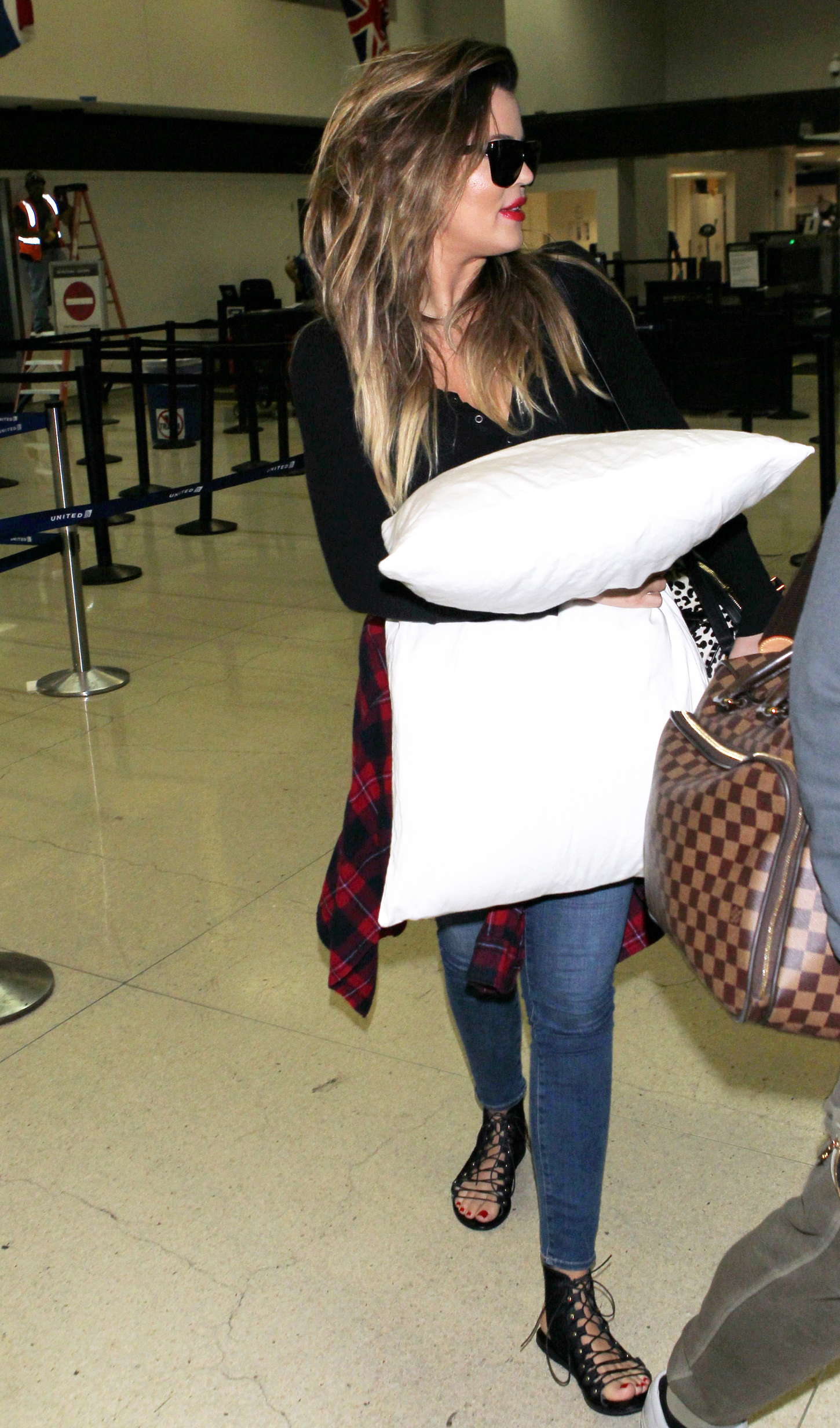 Khloe Kardashian 2014 : Khloe Kardashian with Scott Disick at LAX airport -03