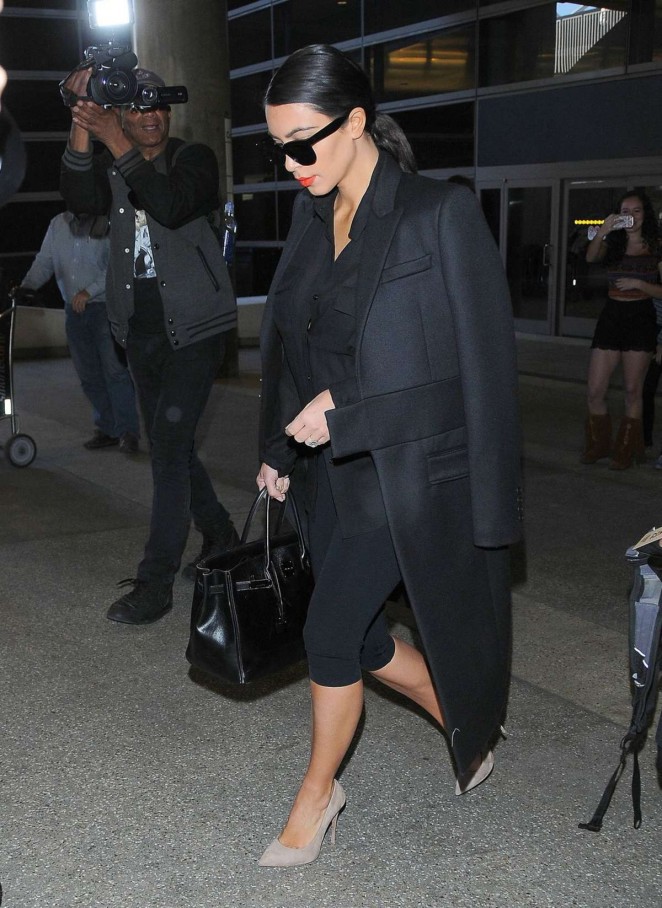 Kim Kardashian - Arrives at LAX Airport in LA