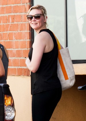 Kirsten Dunst in Black Leggings - Leaving pilates classs in LA