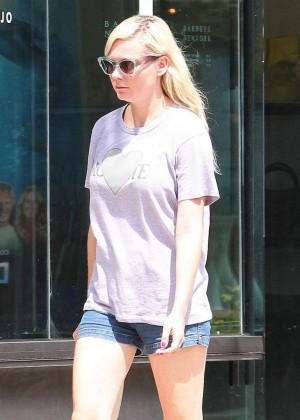 Kirsten Dunst in Denim Shorts - Out Shopping At The Grove