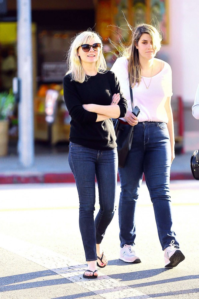 Kirsten Dunst in Jeans out with a friend in the Toluca Lake