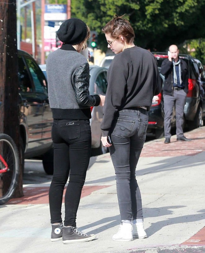 Kristen Stewart in Jeans Out in Los Angeles