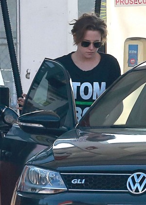 Kristen Stewart in Tight Jeans Out in Los Angeles