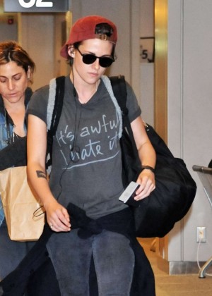 Kristen Stewart Seen at Narita Airport