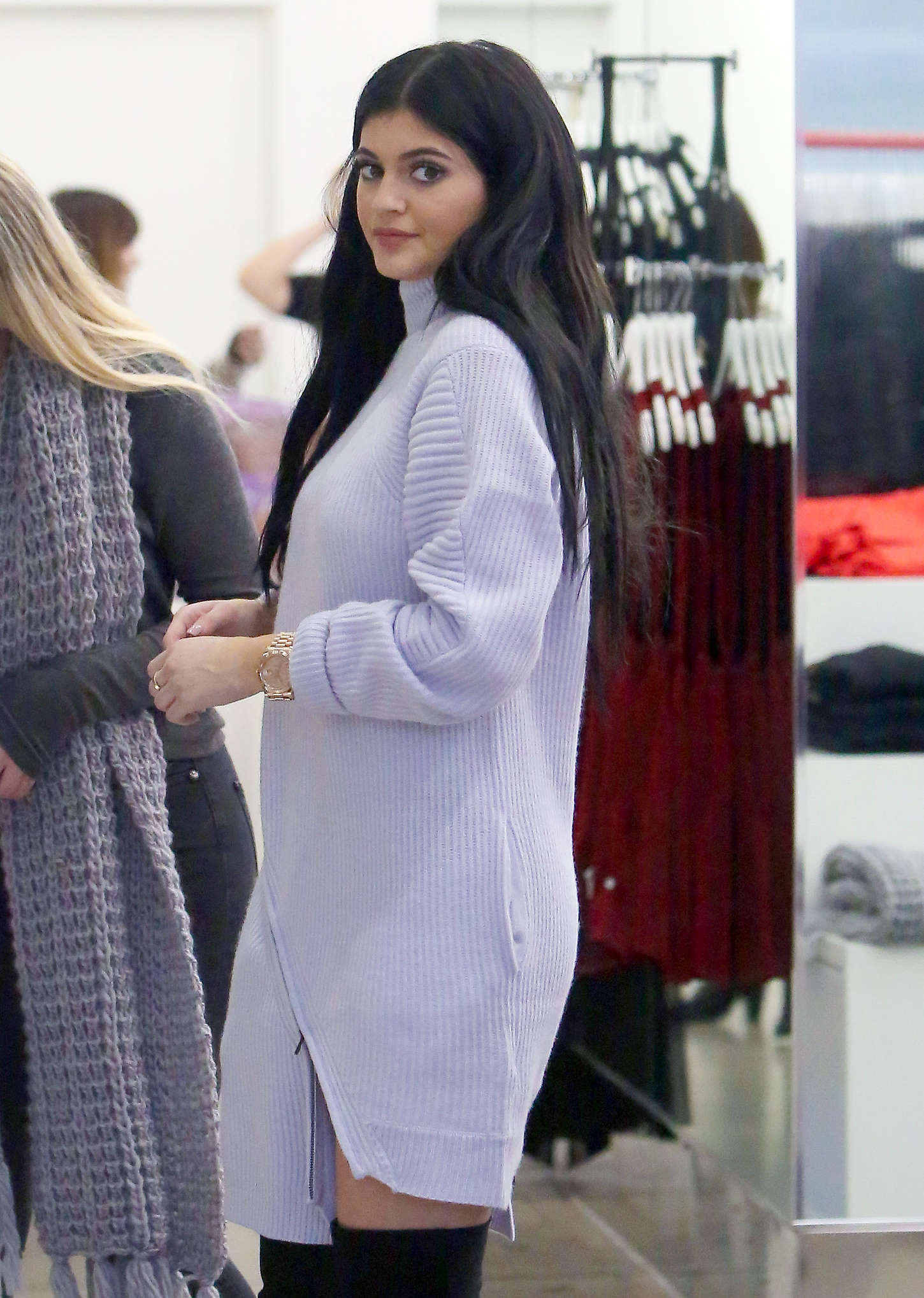 Kylie Jenner: Shopping at Nasty Gals -16 | GotCeleb