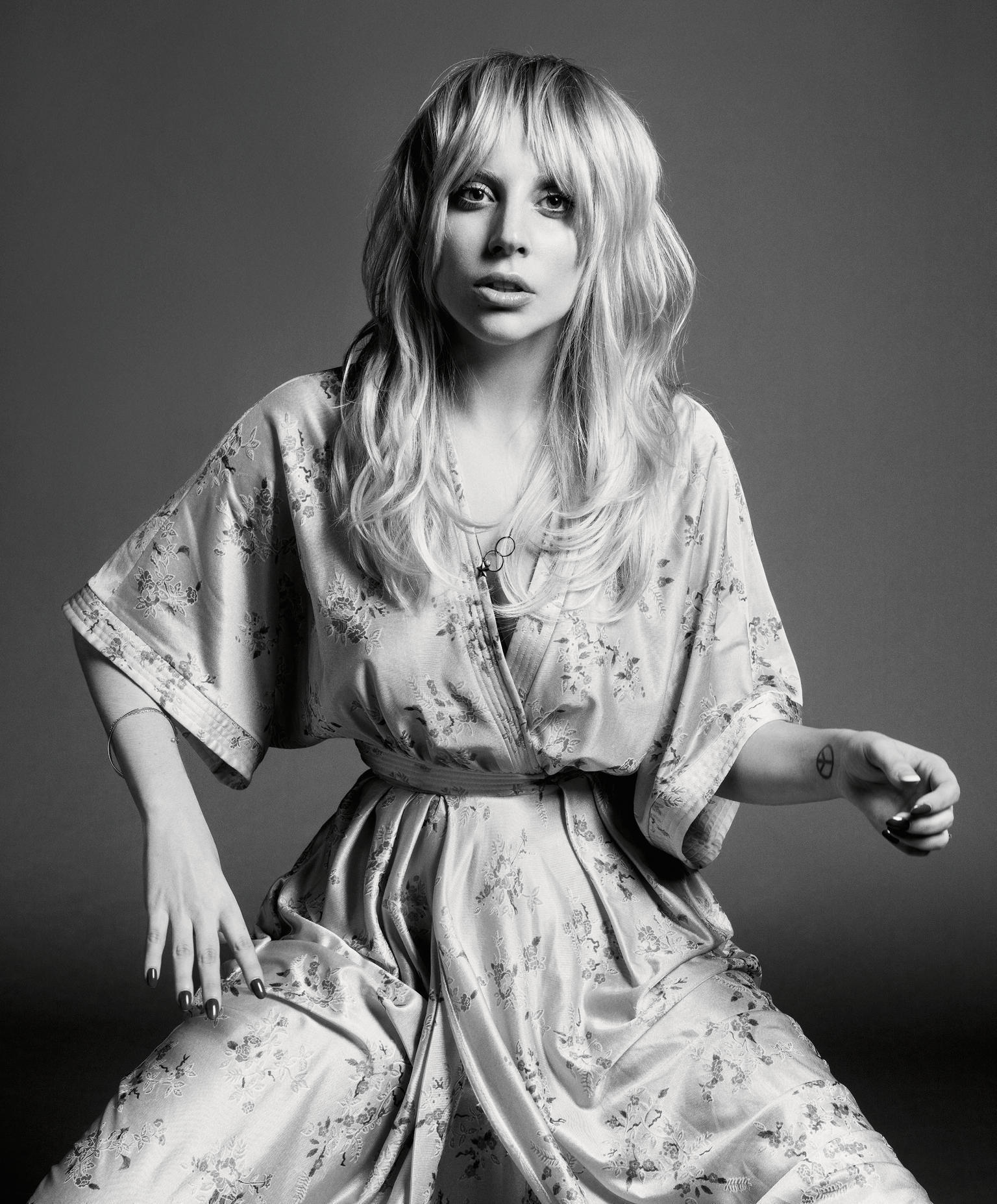 Lady-Gaga-in-Porter-Magazine-2014-04.jpg