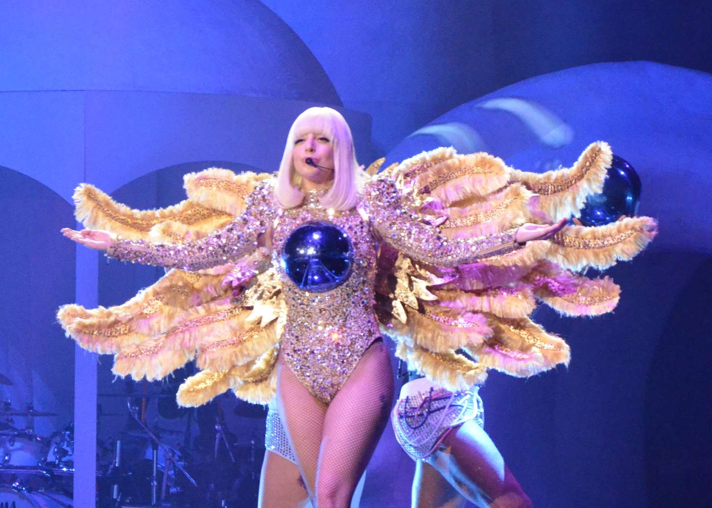 Lady Gaga Artrave The Artpop Ball Tour Gotceleb